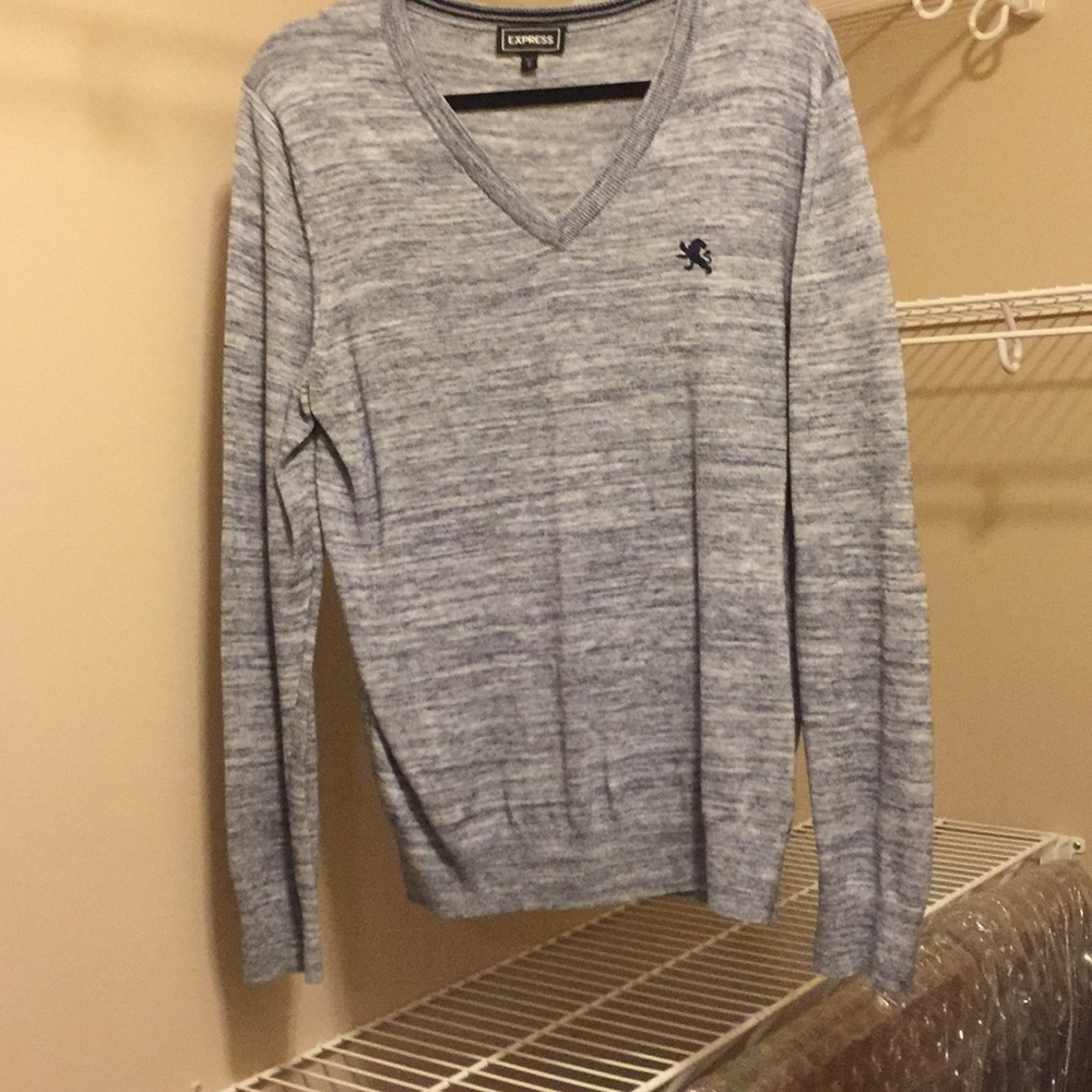 Express medium v- neck